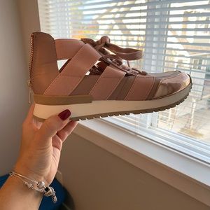 ✨ Steve Madden sneakers never worn